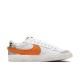 Nike Blazer Low '77 Jumbo Swoosh Arancione